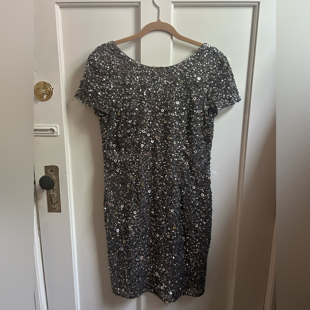 Adrianna Papell Silver Sheath Mini Dress Short Sleeve Bateau